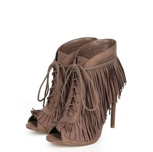 Band New Wild Rose DK45 Women Suede Peep Toe Fringe Strappy
